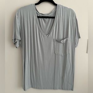 Kyte Women’s Relaxed Fit V-Neck in Storm